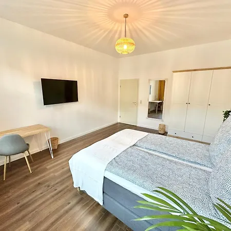 Apartamento 6-raum-wohnung, 800m Zum Zentrum Und 300 M Zum Hauptbahnhof