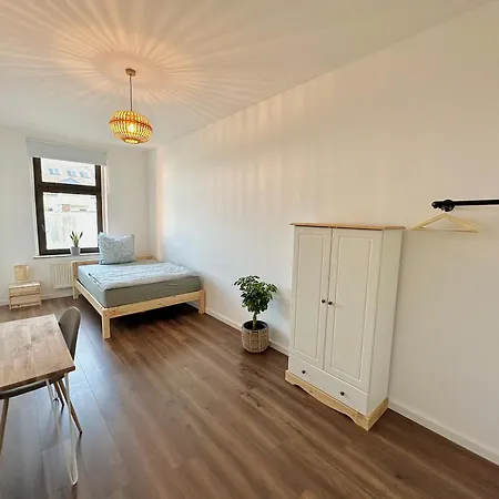 6-raum-wohnung, 800m Zum Zentrum Und 300 M Zum Hauptbahnhof * Chemnitz